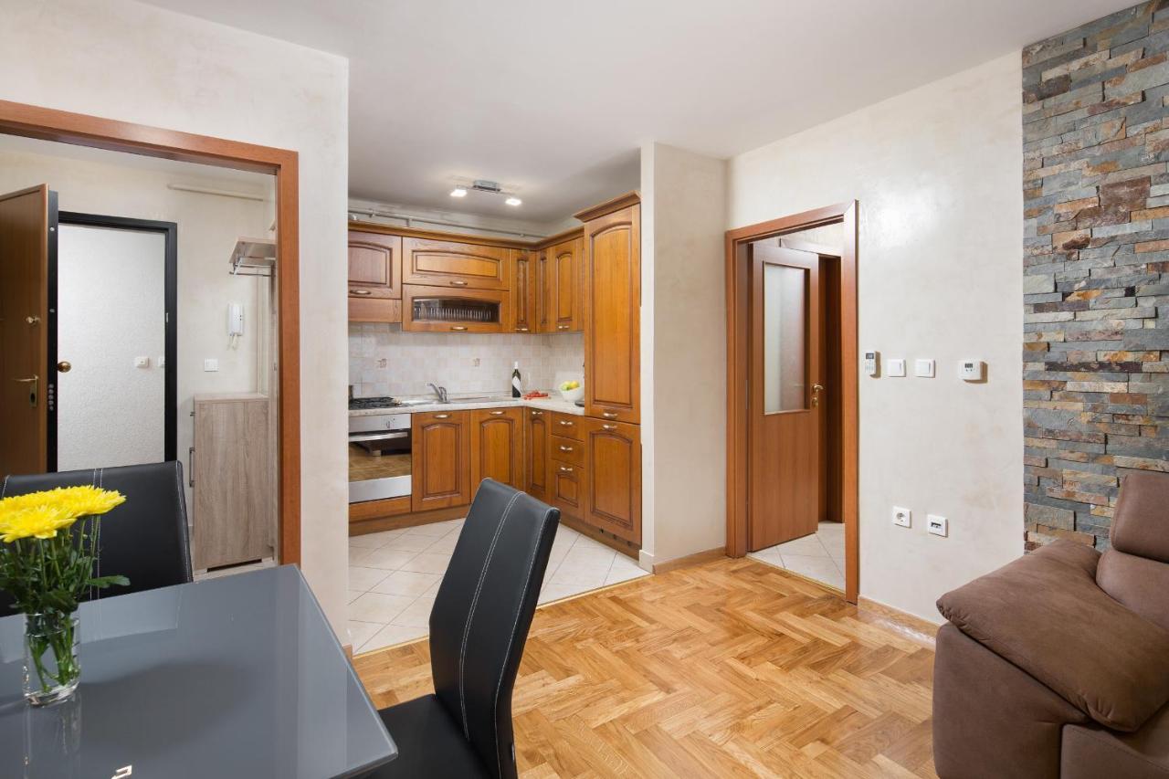 Luxury Apartments Casablanca/Vivaldi Pula Buitenkant foto